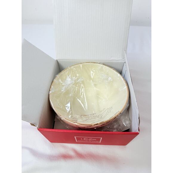 Lenox American By Design Holiday 5’ Bowl With Leaf & Holly Berries - Picture 2 of 11